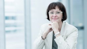 Frau, Businessportrait, Uni, Unipark-Salzburg